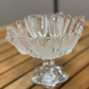 Mikasa Clear Glass Pedestal Vase Tulip design